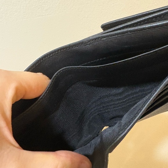 Gucci Dark Leather Wallet with Silver Clasp - Picture 5 of 8